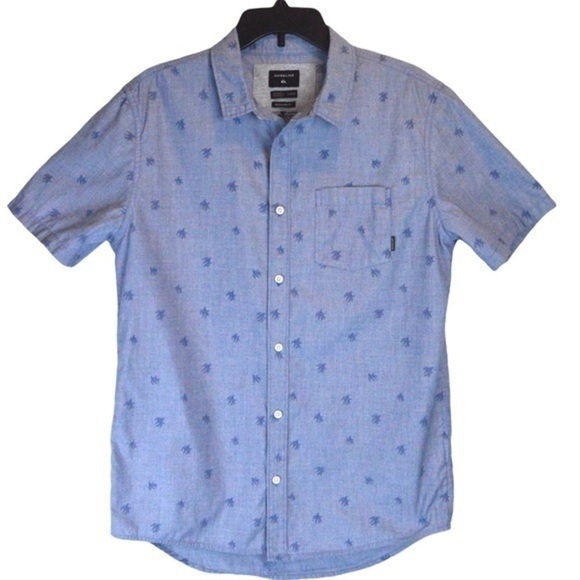 Quiksilver Men’s Short Sleeve Button Down Shirt, Regular Fit - Small - Picture 1 of 8